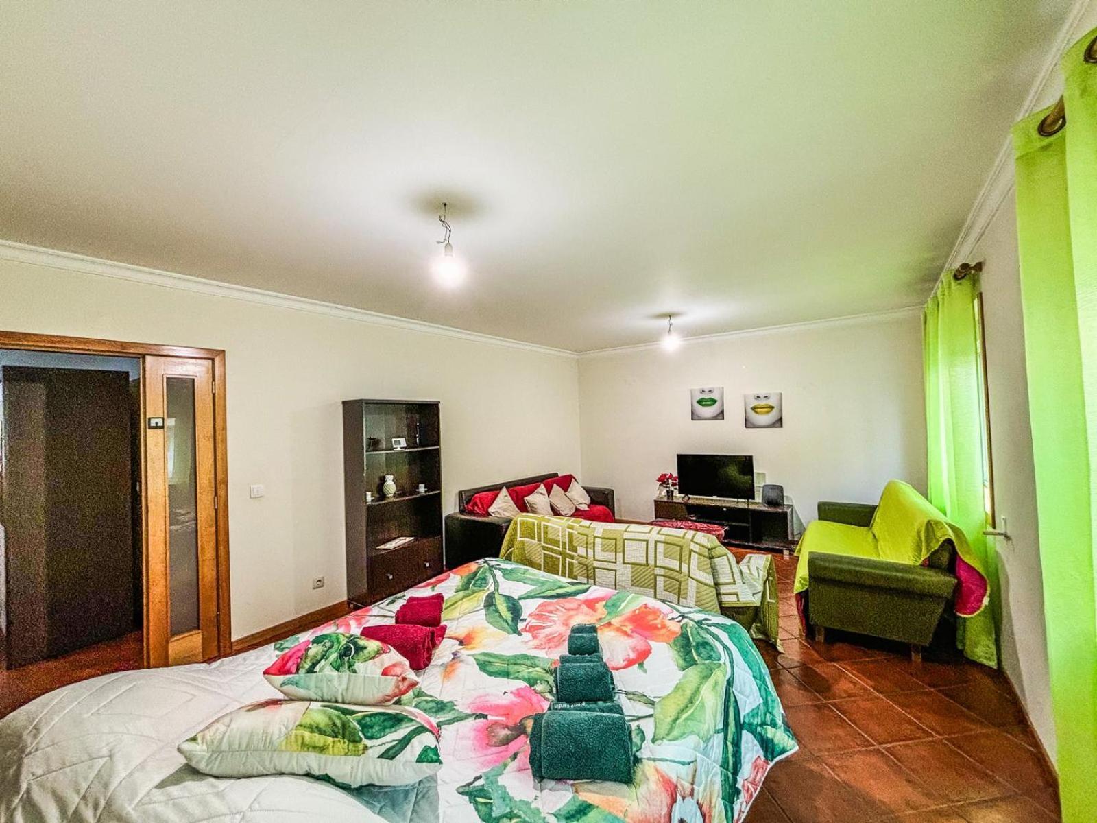 Family Holiday Home Braganca Ngoại thất bức ảnh
